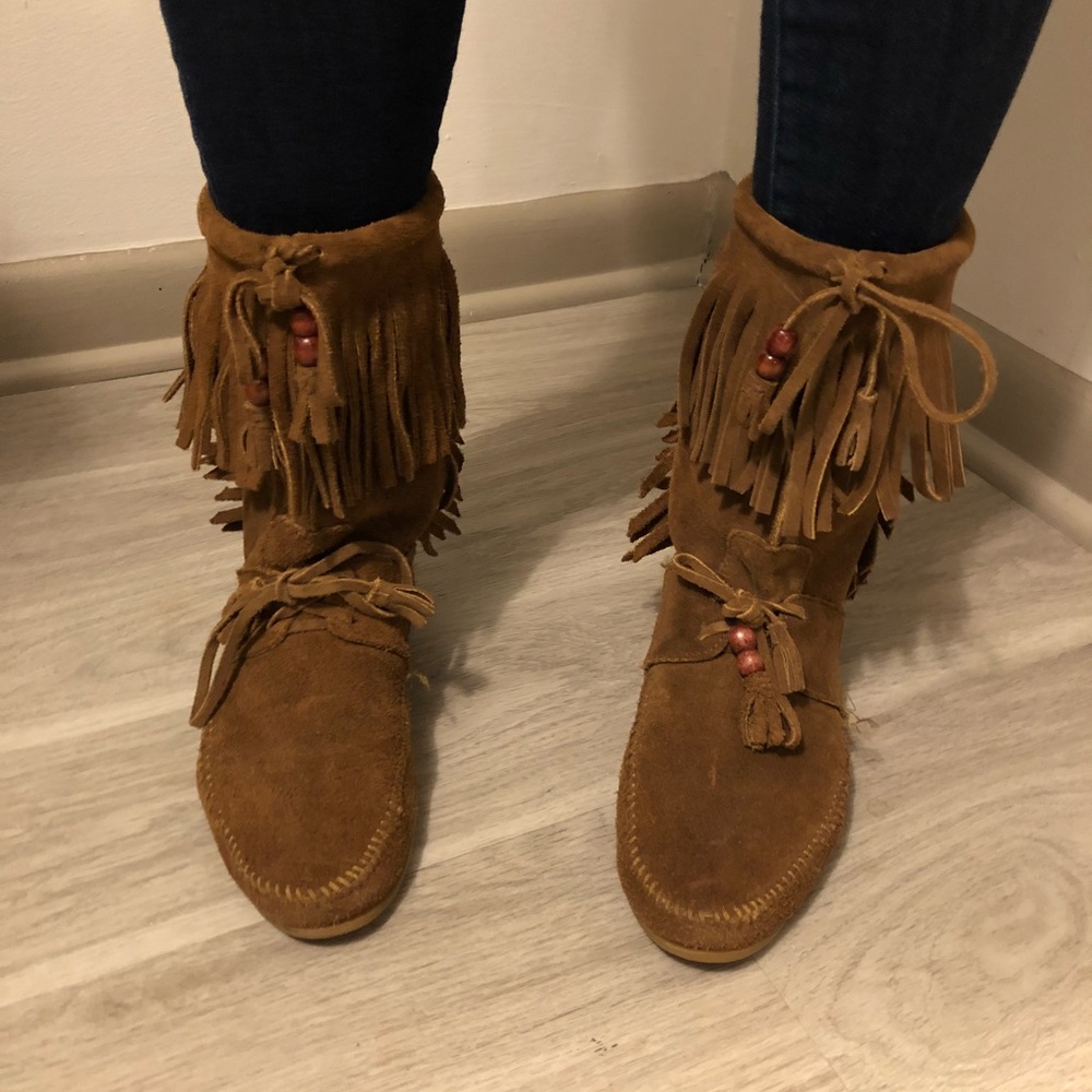 Minnetonka moccasin boots